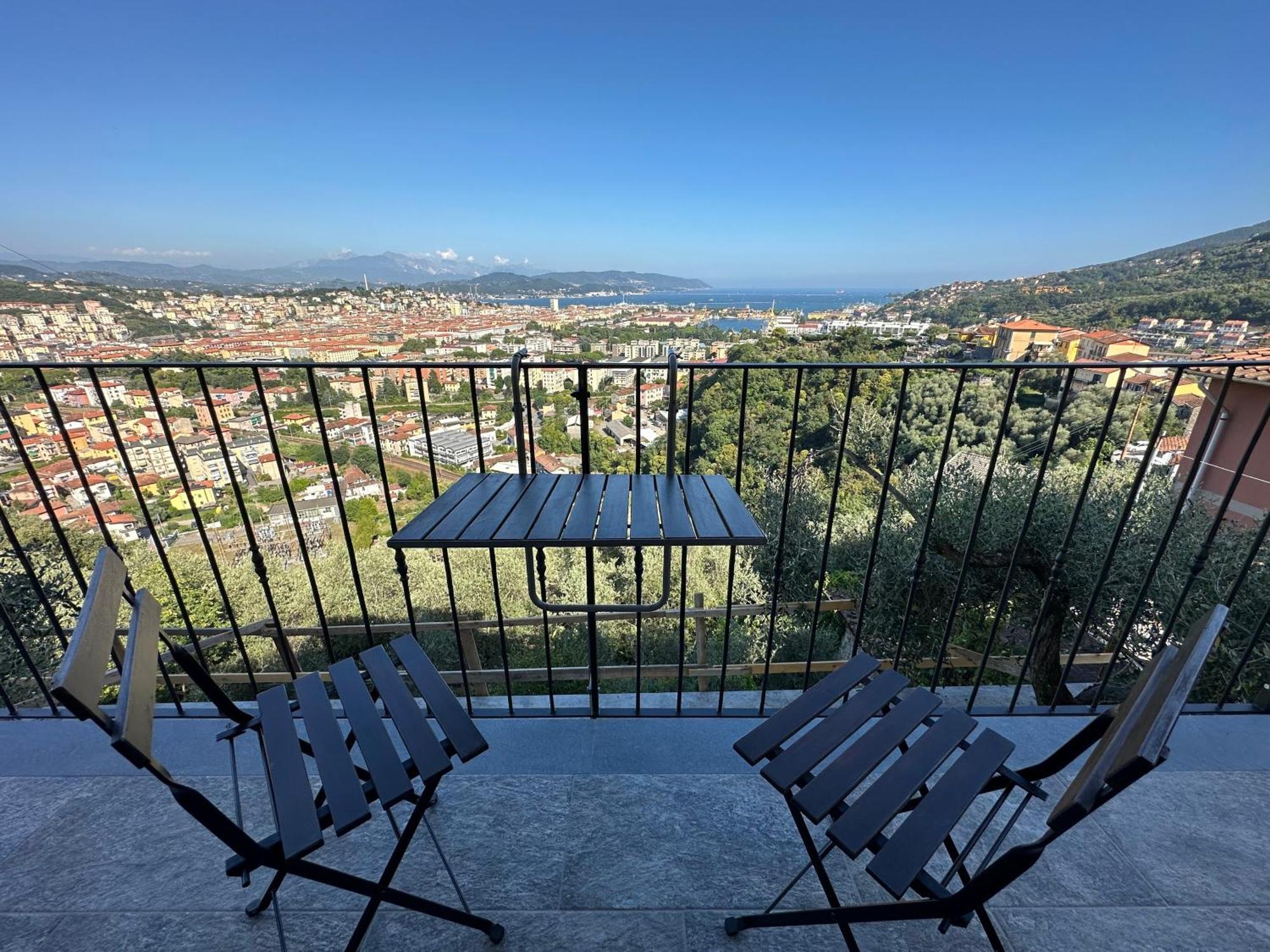 88 Miglia Bed & Breakfast La Spezia Exterior photo